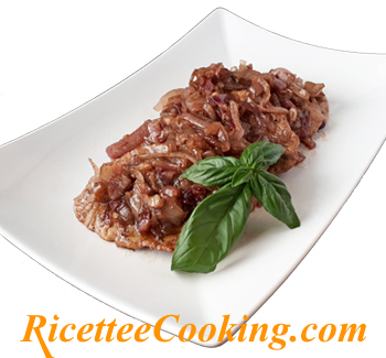 Fettine di arista con cipolle caramellate